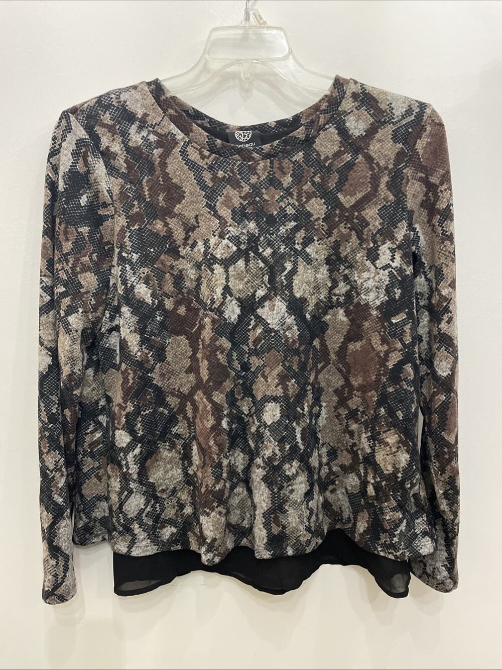 Bobeau Women’s MEDIUM Snakeskin Blouse Open Back B21
